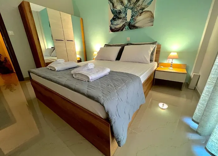 Aliki\'S House